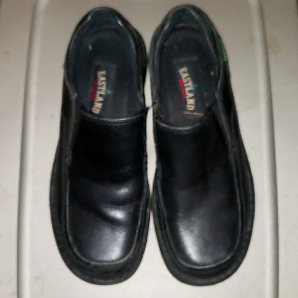 Eastland black loafers, great condition!!! 8 Wide